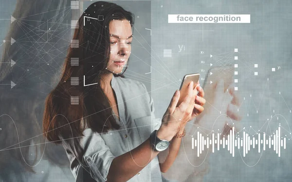 Rozpoznawanie twarzy i głosu, koncepcja. Identyfikacja osobista w smartfonie, nowoczesne technologie. — Zdjęcie stockowe