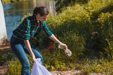 Gezegenimizle ilgileniyor. Çöp toplama ve sınıflandırma. Doğadaki çöp sorunu.,