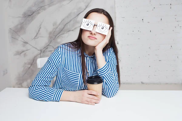 Drowsiness and procrastination. A student pretends to work, — Stock Photo, Image