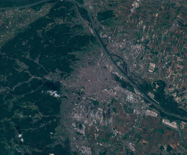 Satellitenbildkarte von Wien Österreich, Blick aus dem All — Stockfoto