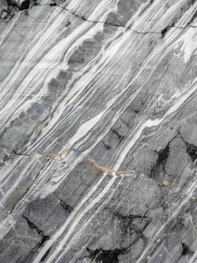 Uzun diyagonal damarları ile gri mermer dokusu