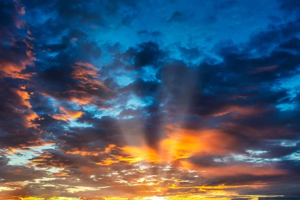 Bel Cielo Tramonto Con Nuvole Sfondo Della Natura — Foto Stock