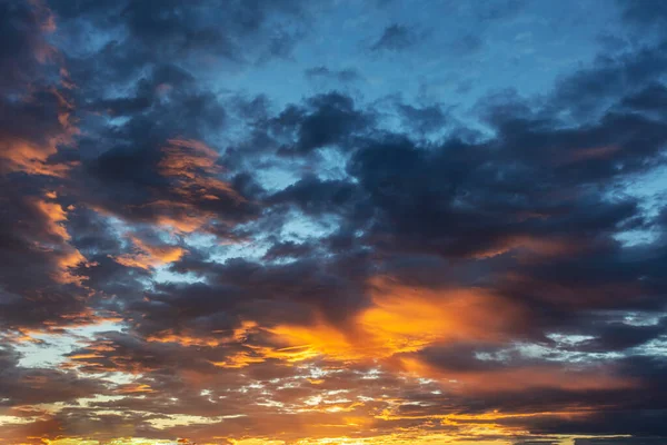 Hermoso Cielo Atardecer Con Nubes Fondo Naturaleza — Foto de Stock