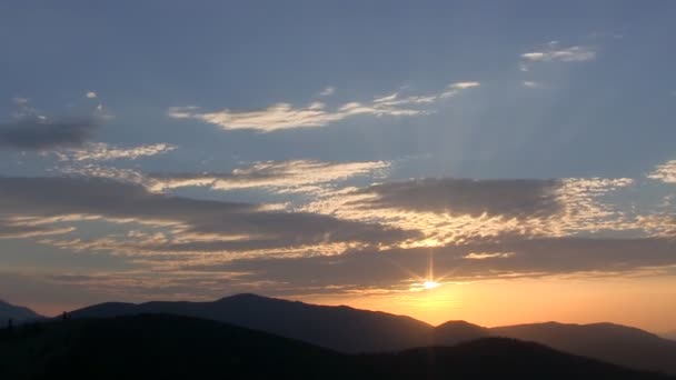 Lapso Tempo Pôr Sol Sobre Montanhas Dos Cárpatos — Vídeo de Stock