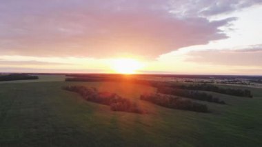 Havadan gün batımı videosu. Karada güneş ufkun arkasına saklamıştı..