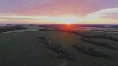 Havadan gün batımı videosu. Karada güneş ufkun arkasına saklamıştı..