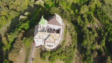 Antik Avrupa fantastik güzelliği ile şaşırtıyor. Bu 13-18 yüzyıl mimari ve tarihin eşsiz bir anıt.