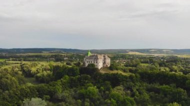 Antik Avrupa fantastik güzelliği ile şaşırtıyor. Bu 13-18 yüzyıl mimari ve tarihin eşsiz bir anıt.