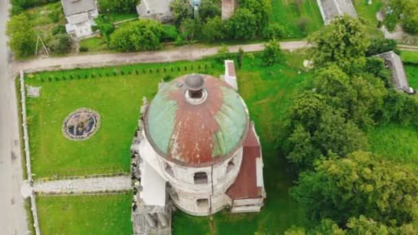 Igreja Católica Localizada Aldeia Pidgirci Região Lviv Ucrânia Vista Aérea — Vídeo de Stock