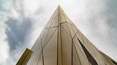 yüksek bina alışılmadık üçgen siste