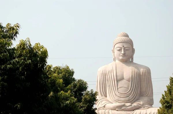 Óriás kő nagy Buddha-szobor Bodh Gaya Indiában — Stock Fotó