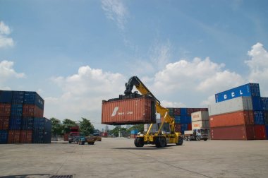 Tayland limanında kargo Konteynerler