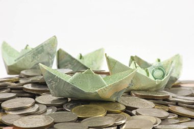Tayland para sikke ve fatura w origami yelkenli katlanmış