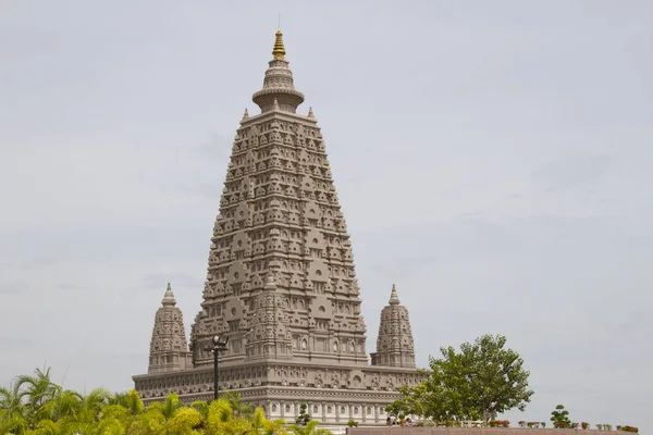 Bodh Gaya is een religieuze plaats en bedevaartsoord geassocieerd — Stockfoto