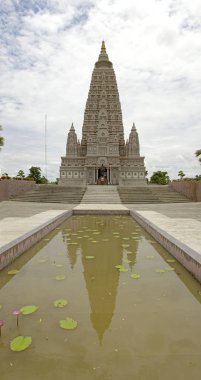 Bodh Gaya dini bir site ve hac ilişkili bir yerdir
