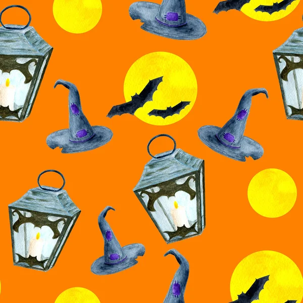 Akvarell Halloween varrat nélküli mintát izolált narancssárga háttér. Ijesztő repülő denevérek, telihold, lámpások belső gyertyákkal, boszorkánykalapok. Kézzel rajzolt illusztráció ünnepi dizájnra, kártyákhoz. — Stock Fotó