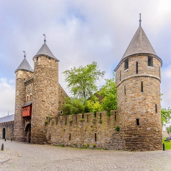 Vista Muro Puerta Vieja Helpoort Maastricht Países Bajos — Foto de Stock
