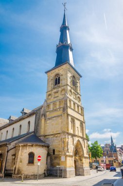 Sint Truiden, Belçika - 17,2018 - görünüm Sint Truiden, Saint Martin Kilisesi olabilir. Belgiums meyve bölge üreten şehir merkezindedir.