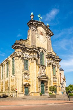 Kilise Aziz Peter ve Paul Mechelen, Belçika görüntülemek