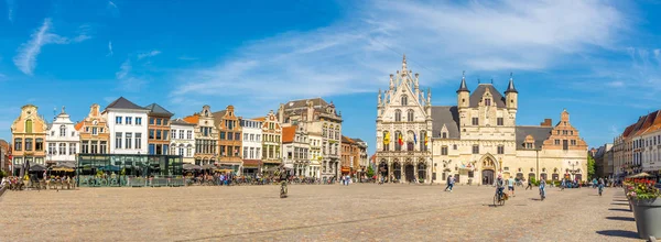Mechelen Belgie Možná 2018 Panoramatický Pohled Místo Grote Markt Radnicí — Stock fotografie