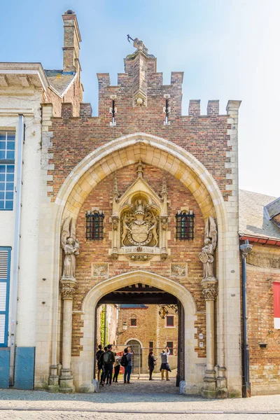 ブルージュ ベルギー 2018 ブルージュの市立博物館への入り口の表示をことがあります ブルージュの歴史的な市内中心部は 著名なユネスコ世界遺産サイト — ストック写真