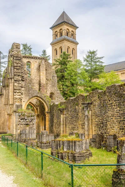 オルヴァル ベルギー 2018 ヴィレール所有権を取ったオルヴァル修道院の遺跡でビューを可能性があります 1070 年にイタリア南部から到着したオルヴァルを解決する最初の僧侶 — ストック写真