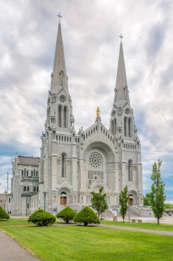 Basilica Sainte Anne de Beaupre - Kanada cephe göster