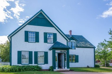 Cavendish, Amerika Birleşik Devletleri - Haziran 19,2018 - yeşil Gables çiftlik evi Cavendish içinde bulunur. Evde bir müze olduğunu