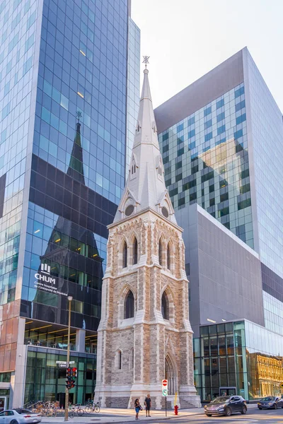 Montreal, Kanada - Haziran 22,2018 - görünümü, çan kulesi, Saint Sauveur Montreal. Bazı kentin en erken hala ayakta binalar tarihinden geriye geç 17th ve erken 18 yüzyıllarda.