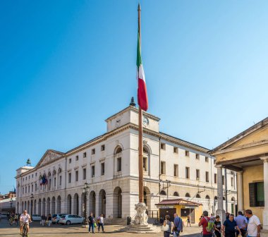 Chioggia, İtalya - Eylül 16,2018 - manzaraya Chioggia Belediye Binası. Chioggia Venedik Lagoon güney girişinde küçük bir adada yer alan.