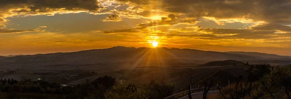 Panoramatický Pohled Západ Slunce Nad Krajinou Toskánsko Volterry Itálie — Stock fotografie