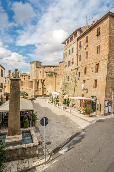 意大利皮蒂利亚诺 2018年9月19日 在皮蒂利亚诺镇的街道上 皮蒂利亚诺及其地区居住在伊特鲁里亚时代 这个古色古香的老城被称为小耶路撒冷 — 图库照片