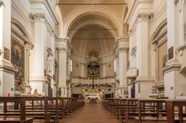 Montepulciano, İtalya - Eylül 20,2018 - iç Kilisesi, Saint Agostino Montepulciano içinde. Montepulciano bir ortaçağ ve Rönesans tepenin Güney Toskana İtalya'nın yeri. 