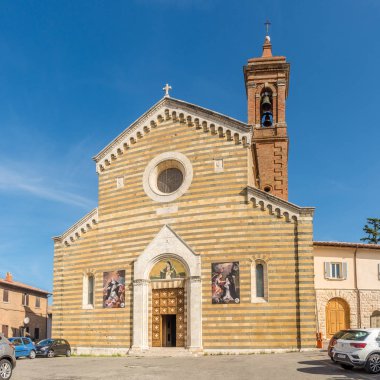 Montepulciano, İtalya - Eylül 20,2018 - görünüm Montepulciano, Saint Agnes Kilisesi. Montepulciano bir ortaçağ ve Rönesans tepenin Güney Toskana İtalya'nın yeri. 