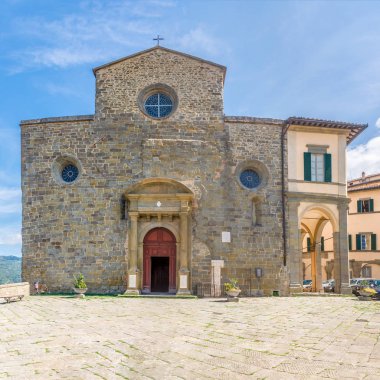 Santa Maria Assunta Cortona, İtalya katedral manzaraya