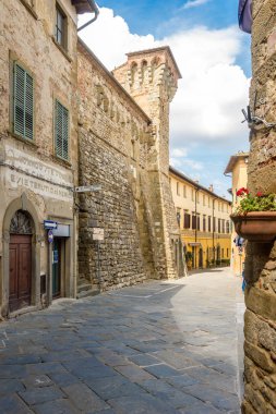 Lucignano, İtalya - Eylül 20,2018 - Lucignano, sokaklarında. Lucignano İtalya'nın Tuscany Bölgesi bölgesindeki Arezzo eyaletinde yer içinde olduğunu.