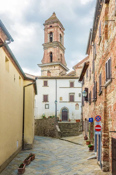 Visa Klocktornet Kyrkan Saint Michael Archangel Lucignano Italien Toscana — Stockfoto
