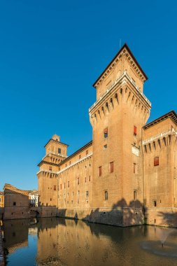 Hendek Ferrara, İtalya ile Estense kalede görüntülemek