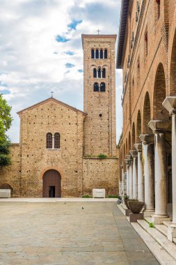 Ravenna, İtalya San Francesco Bazilikası manzaraya