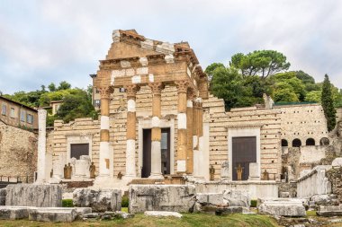 Brescia, İtalya antik Capitolium Tapınağı kalıntıları, görüntüleme