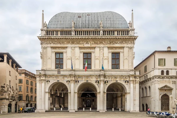 イタリア ブレシアの市庁舎の建物の表示します — ストック写真