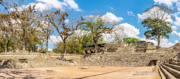 Panorámás kilátás a keleti udvar Copan régészeti helyszín Honduras — Stock Fotó