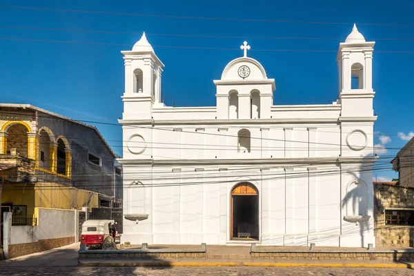 View at the Church of San Jose Obrero in Copan Ruinas - Honduras — Stock Photo, Image