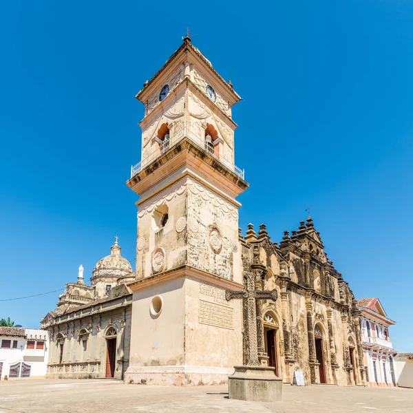 Vista para a Igreja de La Merced em Granada - Nicarágua — Fotografia de Stock