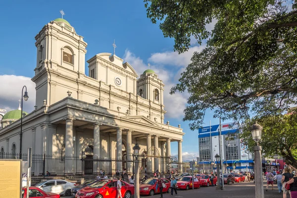 Utsikt på byggandet av Metropolitan Cathedral i San Jose-Costa Rica — Stockfoto