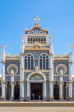 Cartago Meleklerbizim Lady Bazilika Onun Cephe görünümü - Kosta Rika