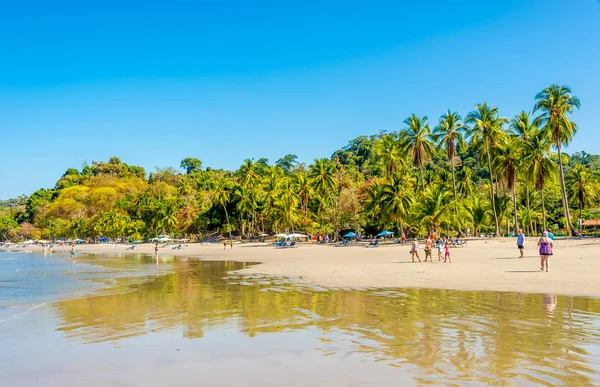 Nézd meg a strandon Espadilla a Manuel Antonio Nemzeti Park-Costa Rica — Stock Fotó