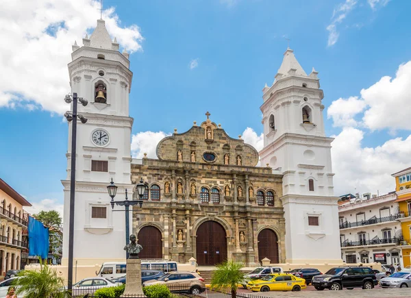 Metropolitní katedrála ve starém obvodu (Casco Viejo) v Panamě město-Panama — Stock fotografie