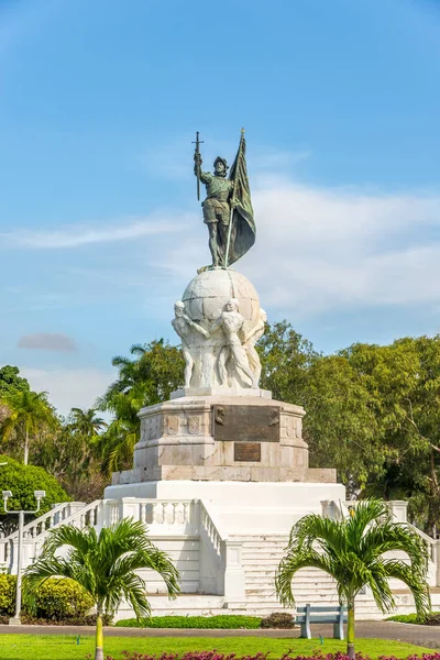 Veduta al Monumento di Vasco Nunez de Balboa a Panama - Panama — Foto Stock