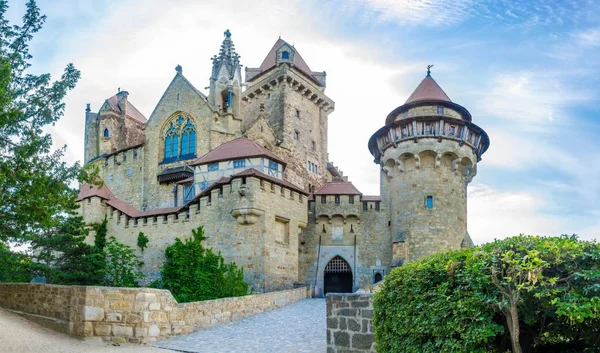 Zicht op het Kreuzenstein Fort in Oostenrijk — Stockfoto